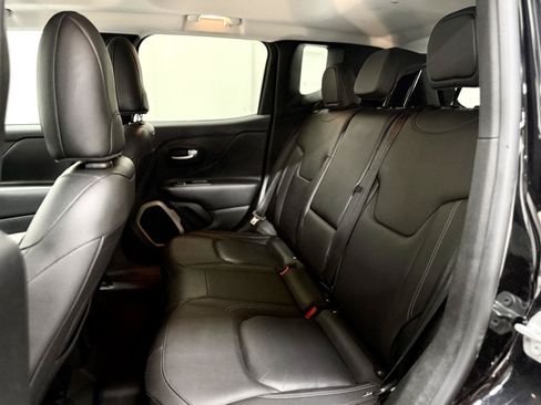 Used 2017 Jeep Renegade Limited AWD/4WD image 16