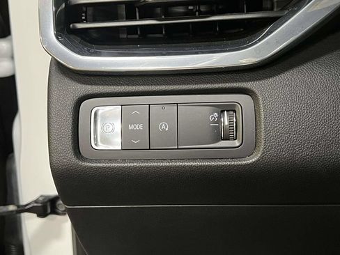 Used 2025 GMC Acadia Elevation FWD image 24