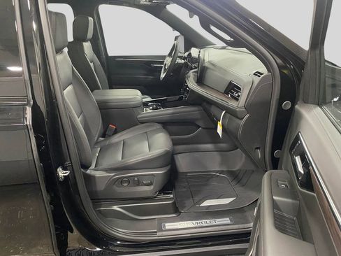 New 2026 Chevrolet Suburban Z71 w/ Comfort Package image 17