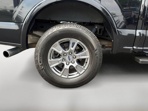 Used 2017 Ford F150 Lariat w/ Equipment Group 502A Luxury AWD/4WD image 10