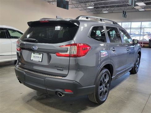 Used 2025 Subaru Ascent Onyx Edition image 4