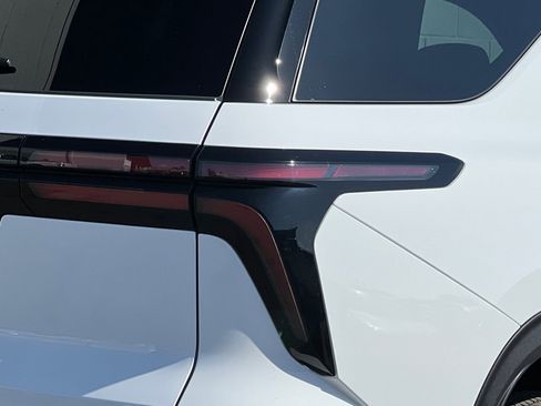 New 2025 Chevrolet Traverse LT w/ Enhanced Driving Package image 35