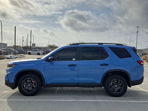 Used 2024 Honda Pilot TrailSport image 7