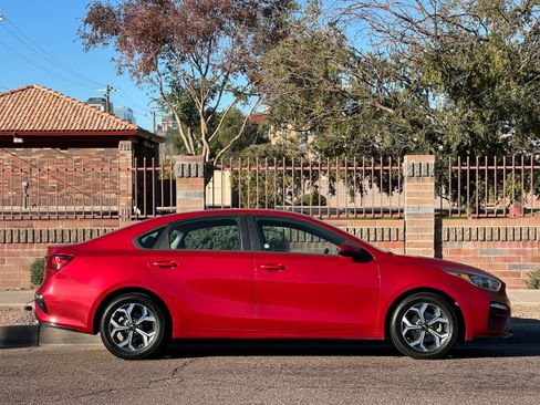 Used 2021 Kia Forte LXS image 9