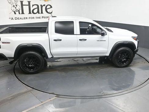 Used 2023 Chevrolet Colorado Trail Boss w/ LPO, Dark Essentials Package AWD/4WD image 38