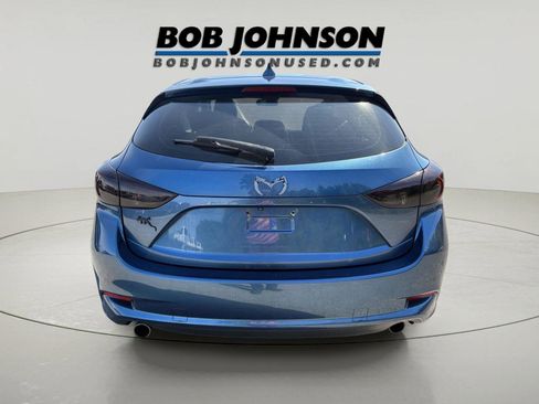 Used 2018 MAZDA MAZDA3 Touring FWD image 4