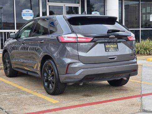 Used 2024 Ford Edge SE w/ Black Appearance Package image 4