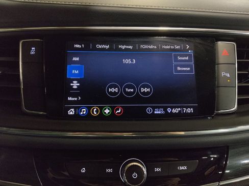 Used 2020 Buick Enclave Essence image 25