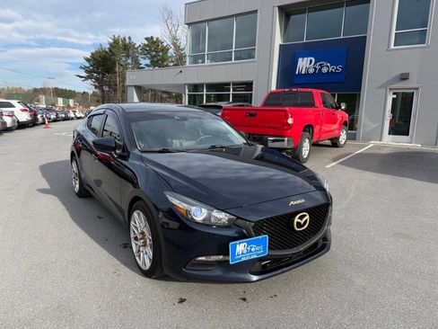 Used 2018 MAZDA MAZDA3 Touring image 4