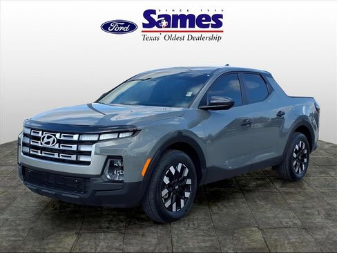 Used 2025 Hyundai Santa Cruz SE image 2