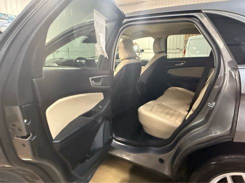 Used 2024 Ford Edge SEL image 15