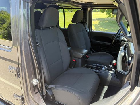Used 2020 Jeep Gladiator Sport w/ Quick Order Package 24S AWD/4WD image 15
