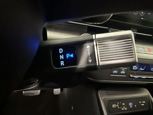 Certified 2025 Hyundai Kona SEL AWD/4WD image 20
