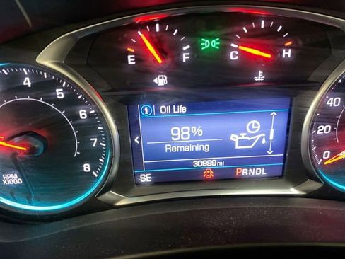 Used 2022 Chevrolet Equinox RS image 39