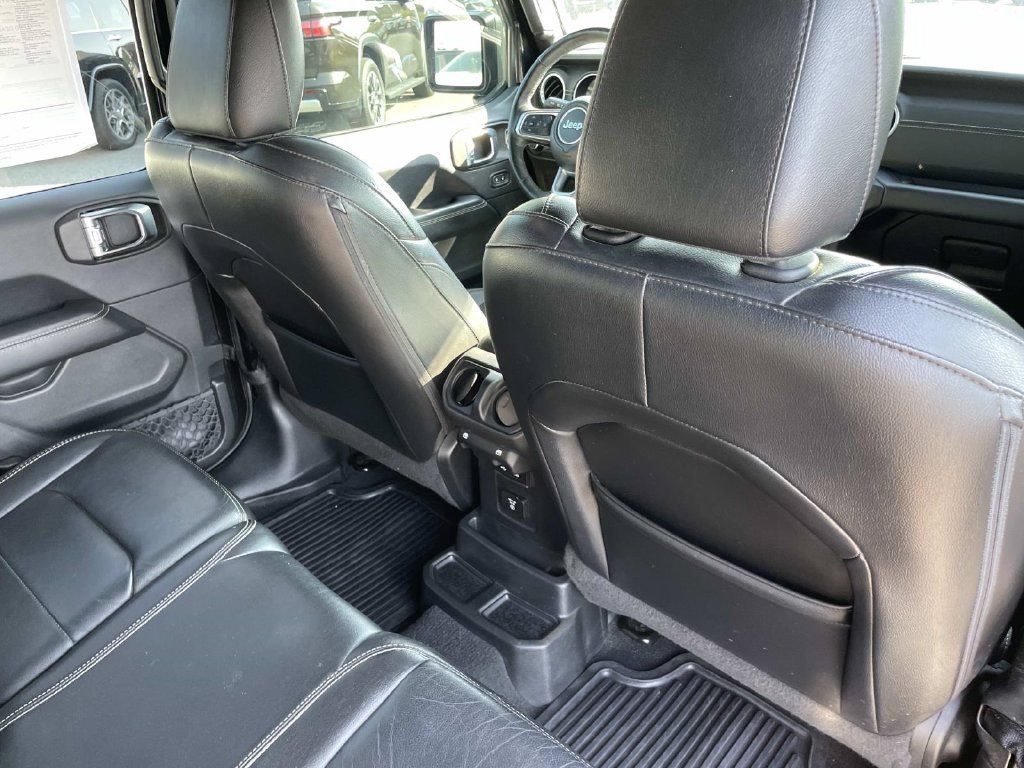 Used 2018 Jeep Wrangler Unlimited Sahara AWD/4WD image 30
