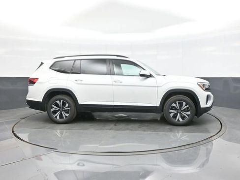 New 2026 Volkswagen Atlas SE image 8