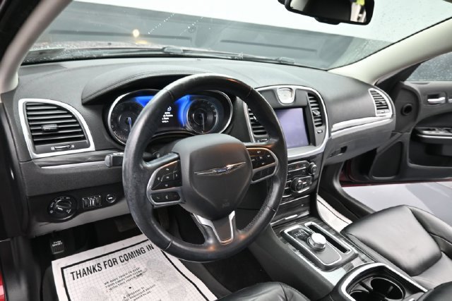 Used 2021 Chrysler 300 Touring AWD/4WD image 13