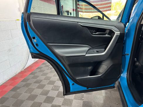 Used 2019 Toyota RAV4 LE w/ All Weather Liner Package AWD/4WD image 10