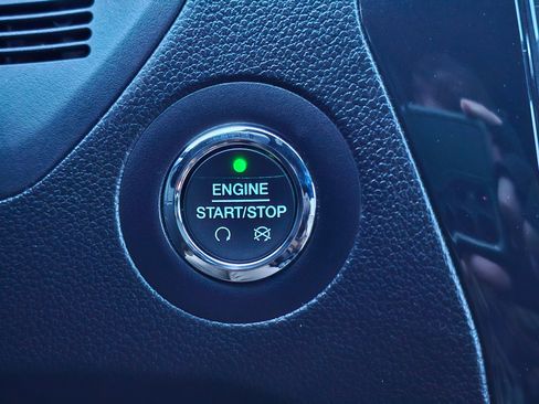 Used 2017 Ford Explorer XLT w/ Equipment Group 202A image 45