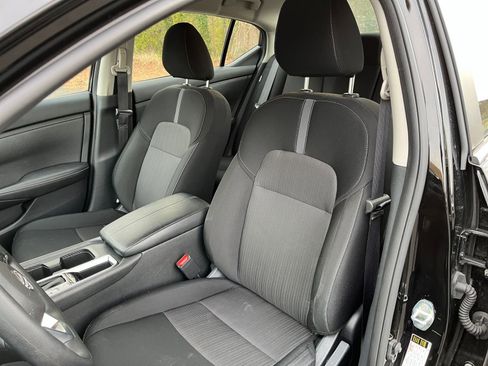 Used 2025 Nissan Sentra SV image 34