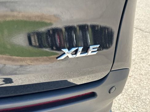 New 2026 Toyota Sienna XLE FWD image 6