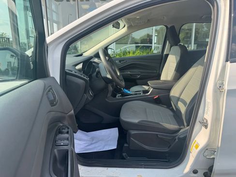 Used 2019 Ford Escape S FWD image 6