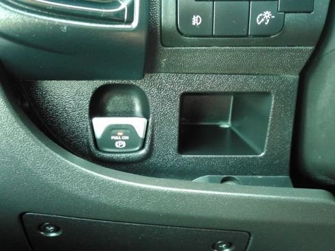 Used 2025 RAM ProMaster 2500 w/ Convenience Group FWD image 25