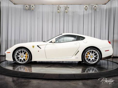 Used 2011 Ferrari 599 GTB Fiorano RWD image 8