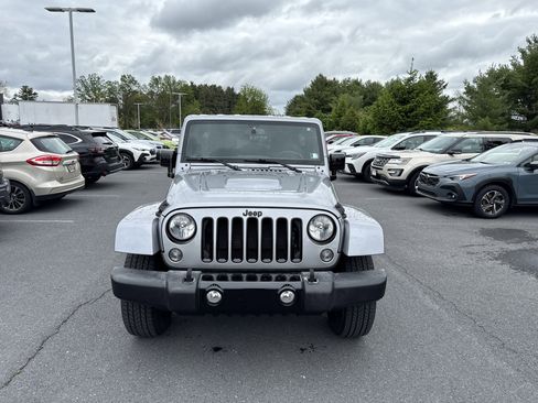 Used 2015 Jeep Wrangler Unlimited Sahara AWD/4WD image 18