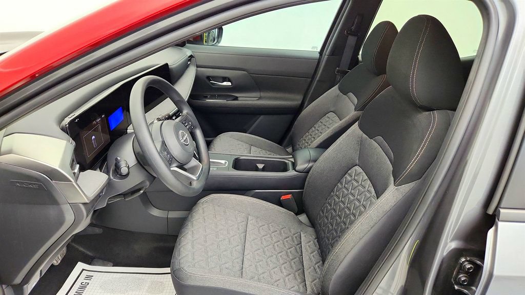 Used 2025 Nissan Kicks SV FWD image 17