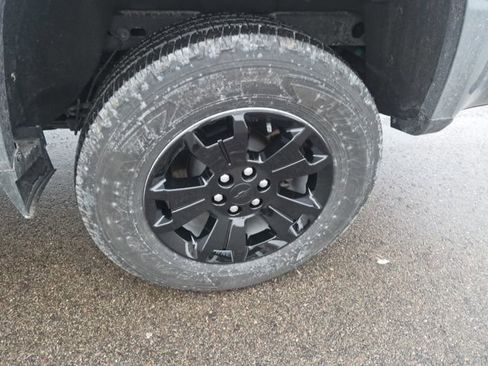 Used 2022 Chevrolet Colorado LT w/ LT Convenience Package image 11