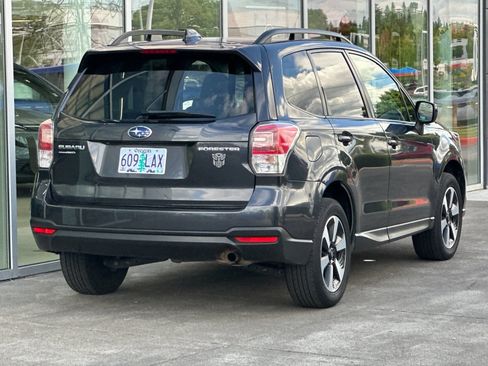 Used 2018 Subaru Forester 2.5i Premium AWD/4WD image 3