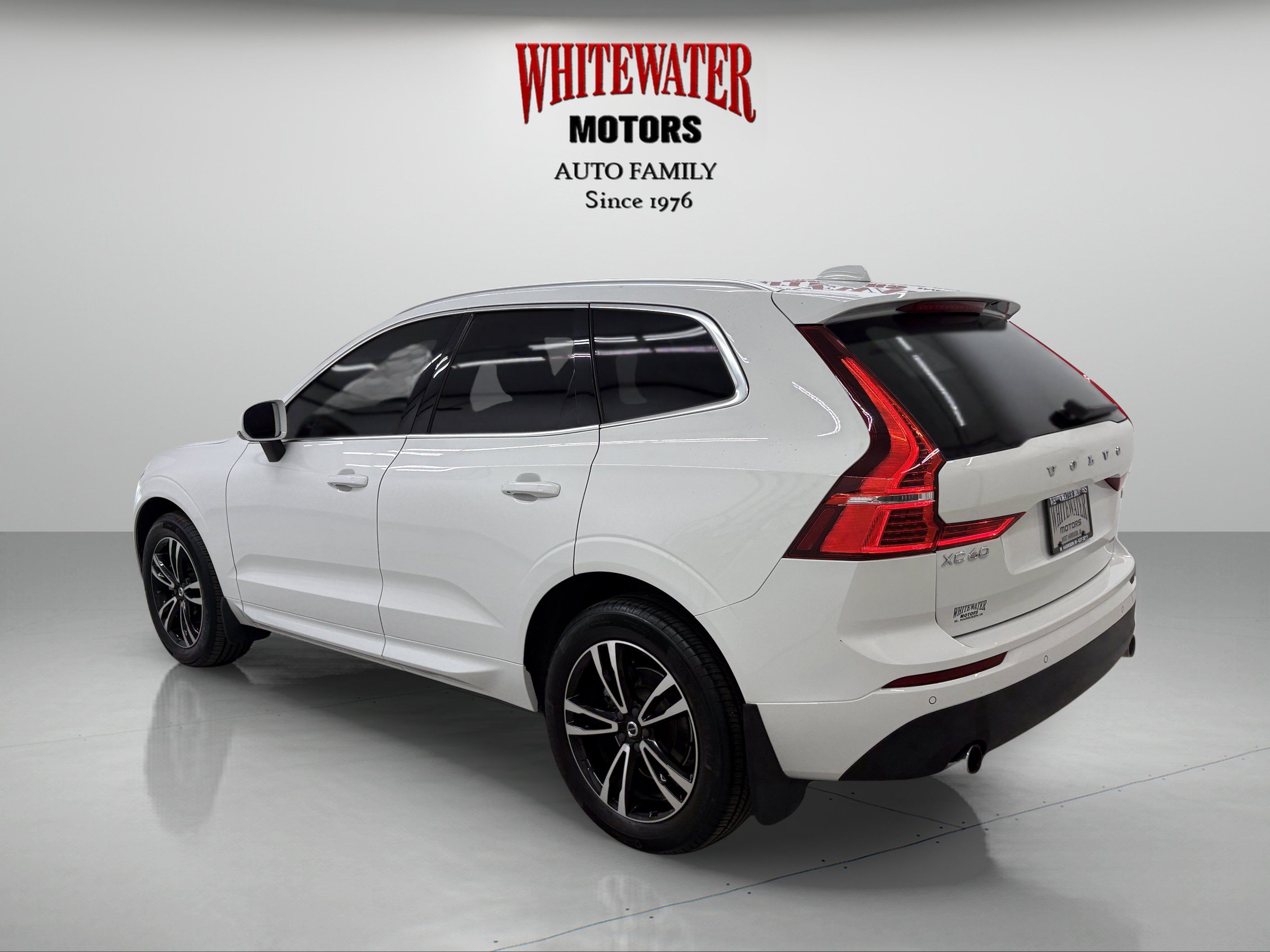 Used 2021 Volvo XC60 T5 Momentum AWD/4WD image 2