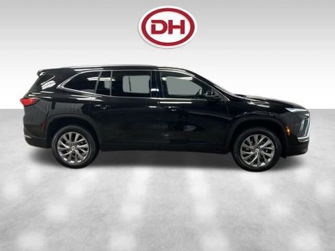 Used 2025 Buick Enclave Preferred image 2