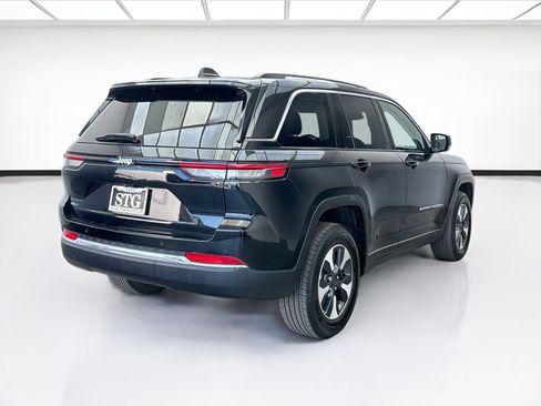 Used 2023 Jeep Grand Cherokee 4WD 4xe image 4