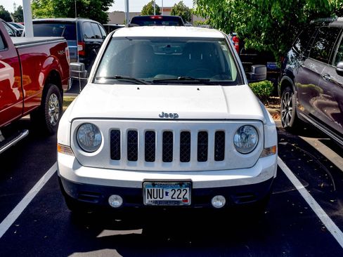 Used 2015 Jeep Patriot Latitude AWD/4WD image 13