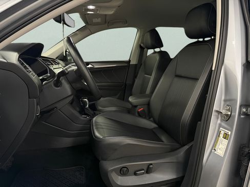 Used 2023 Volkswagen Tiguan SE image 17