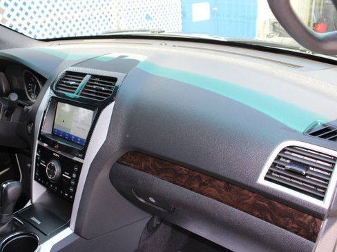 Used 2012 Ford Explorer Limited FWD image 18