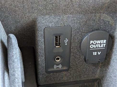 Used 2018 Porsche Macan image 20