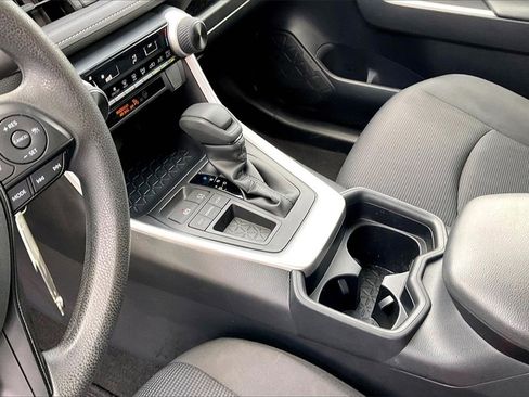 Used 2019 Toyota RAV4 LE image 15