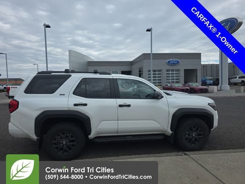 Used 2025 Toyota 4Runner SR5 image 3