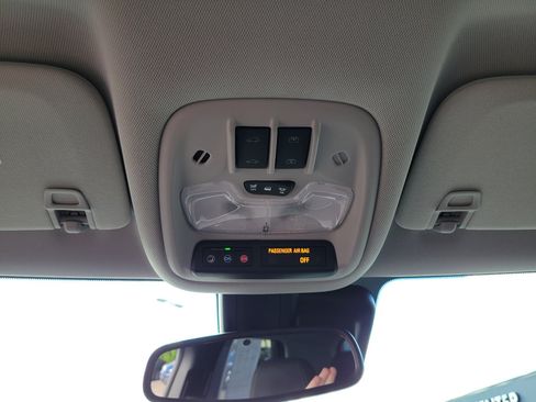 Used 2025 Chevrolet TrailBlazer LT w/ Convenience Package FWD image 31