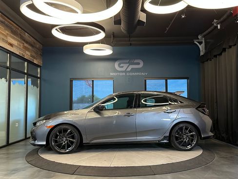 Used 2018 Honda Civic Sport image 6