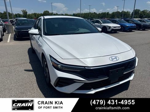 Used 2024 Hyundai Elantra SEL w/ Convenience Package FWD image 1