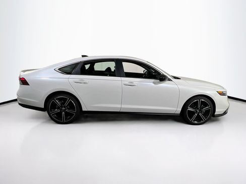 Used 2024 Honda Accord Sport image 4
