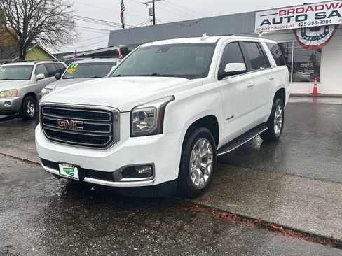 Used 2017 GMC Yukon SLT w/ Open Road Package image 2