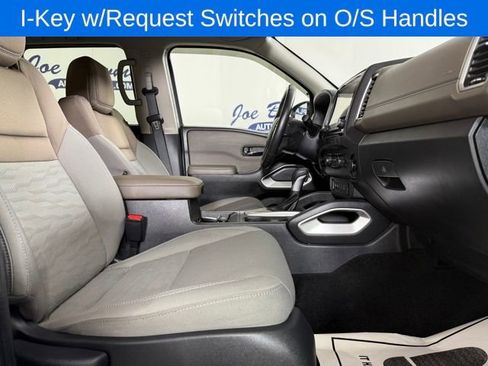 Used 2023 Nissan Frontier SV w/ SV Convenience Package image 17