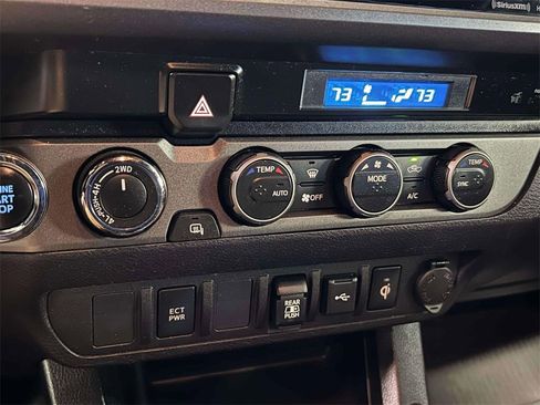 Used 2022 Toyota Tacoma TRD Sport image 30