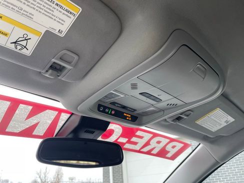 Used 2022 GMC Terrain SLT image 20