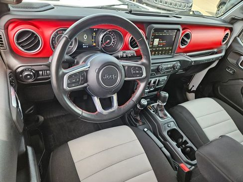 Used 2022 Jeep Wrangler Rubicon AWD/4WD image 30